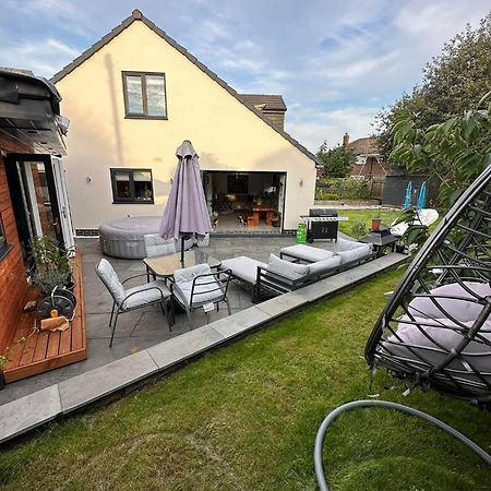 Modern Harrogate House Sleeps 10, Cinema Room & Hot Tub Zewnętrze zdjęcie